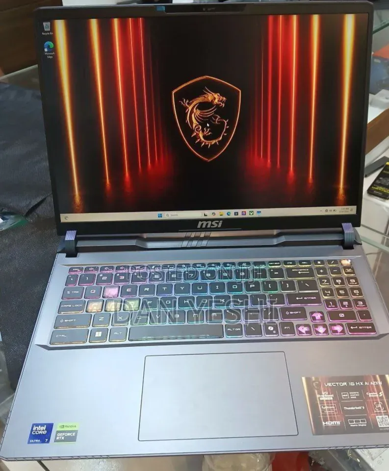 New Laptop MSI Vector 16 HX AI A2XWIG 16GB Intel Core Ultra 7 SSD 1T
