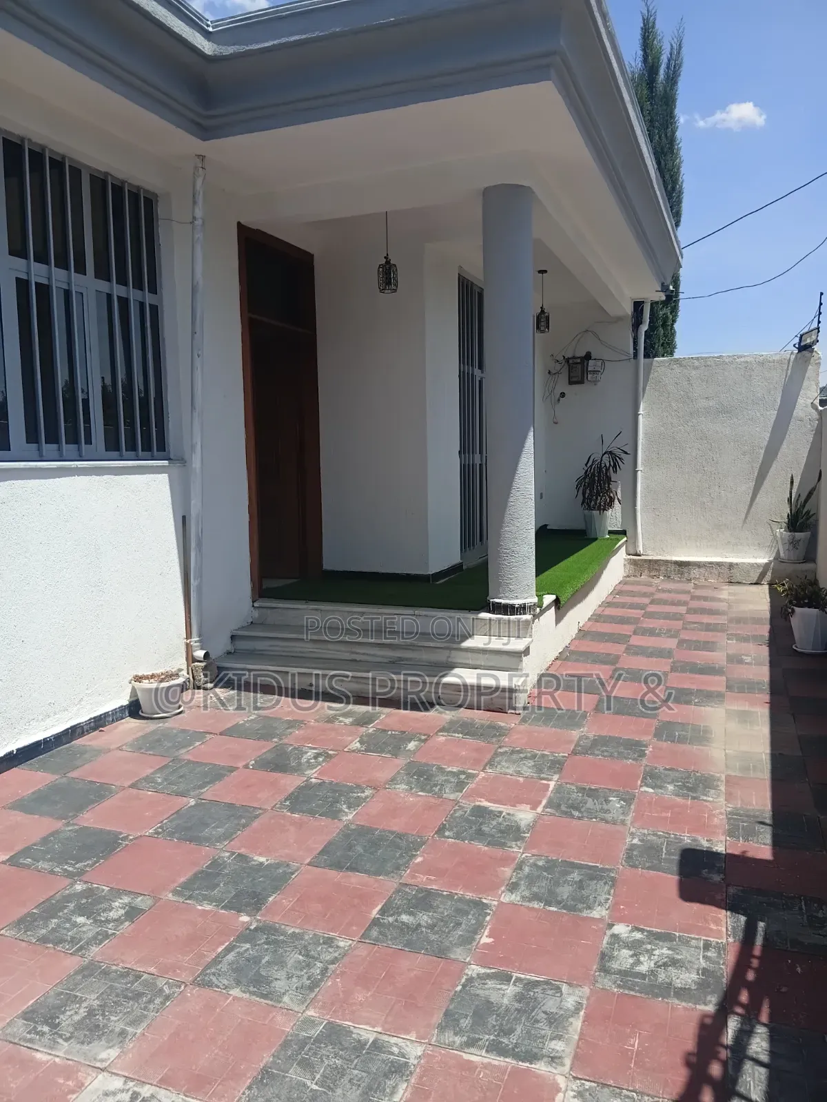 5bdrm Villa in Lebu Medhaniyalem, Nifas Silk-Lafto for rent