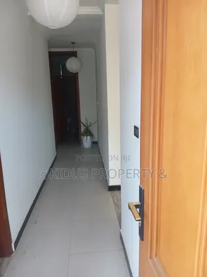 5bdrm Villa in Lebu Medhaniyalem, Nifas Silk-Lafto for rent