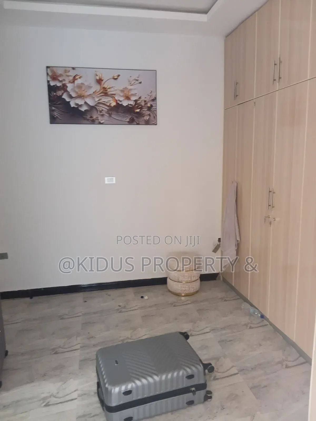 5bdrm Villa in Lebu Medhaniyalem, Nifas Silk-Lafto for rent
