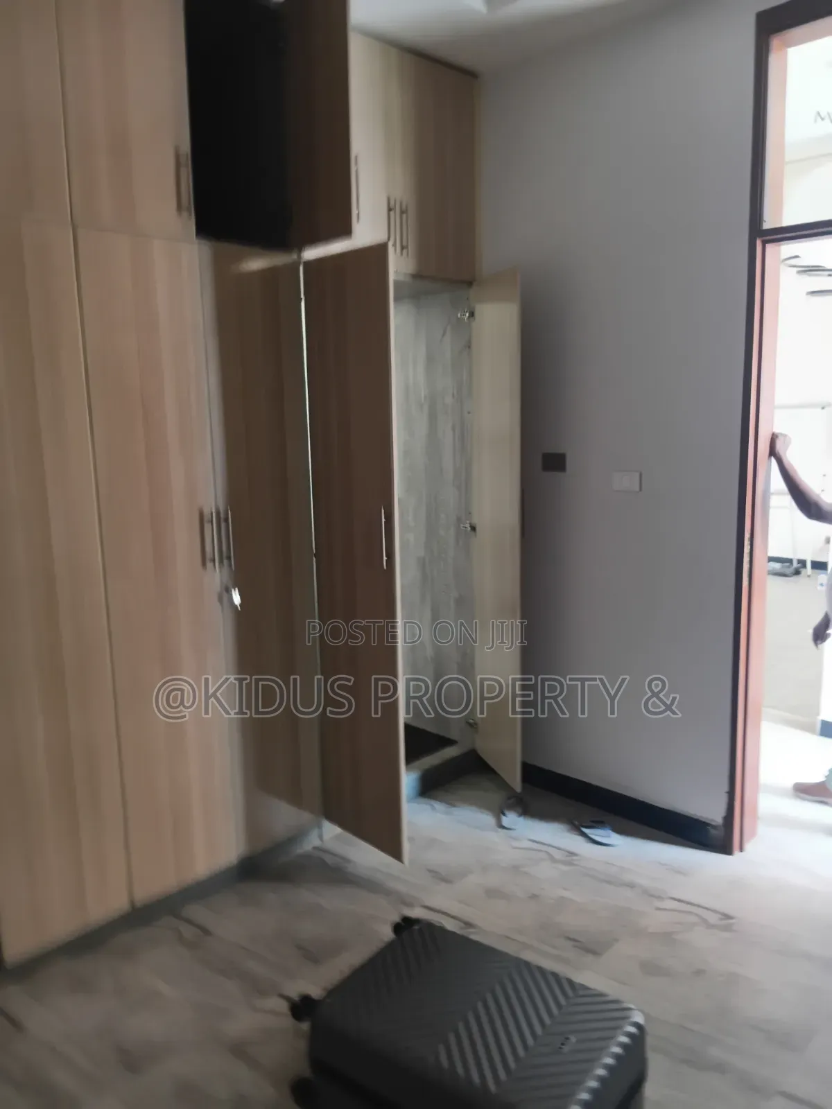 5bdrm Villa in Lebu Medhaniyalem, Nifas Silk-Lafto for rent