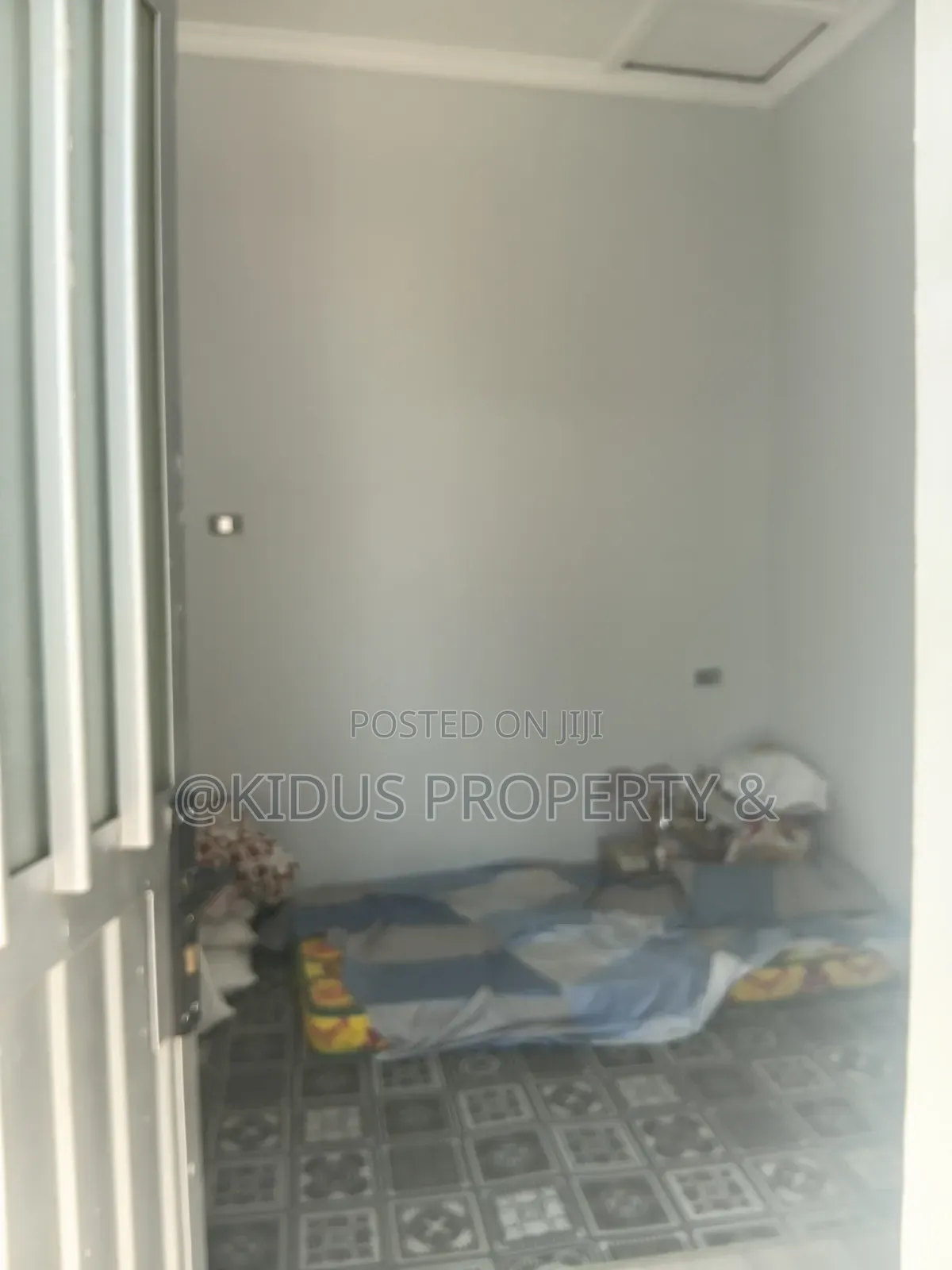 5bdrm Villa in Lebu Medhaniyalem, Nifas Silk-Lafto for rent