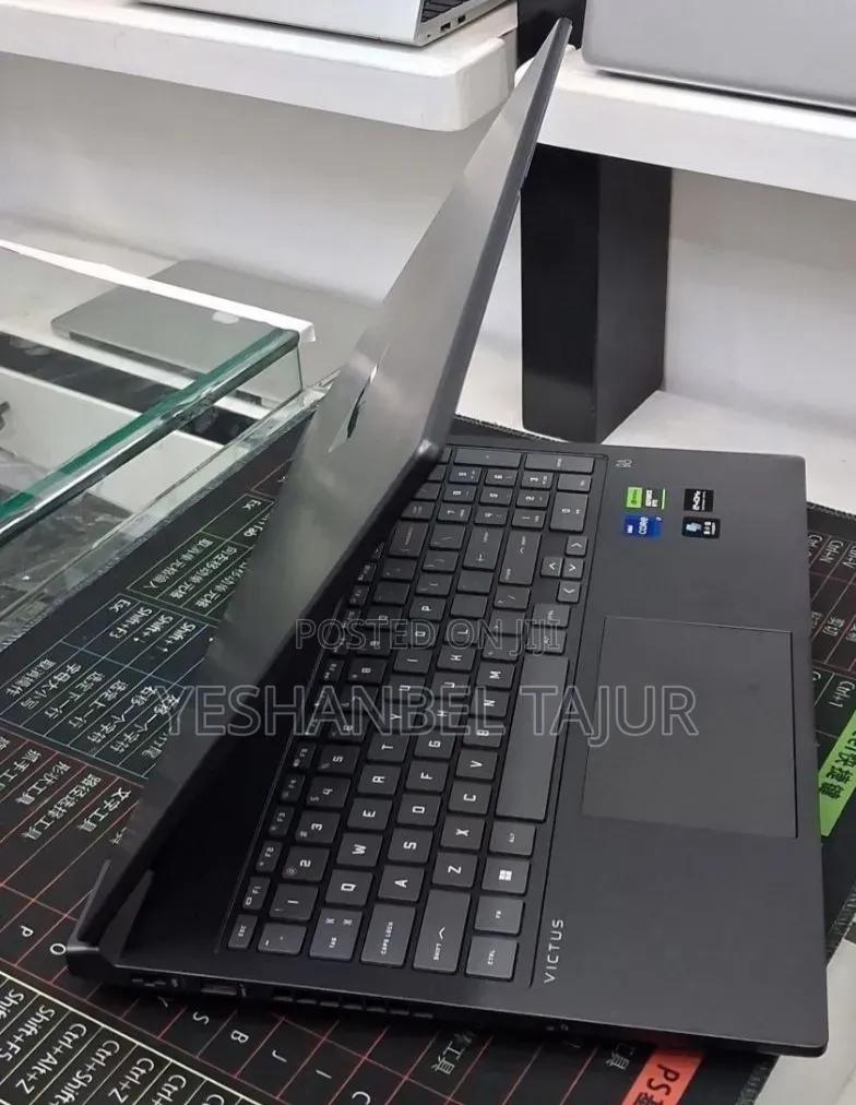 New Laptop HP Victus 15 16GB Intel Core i7 SSD 1T