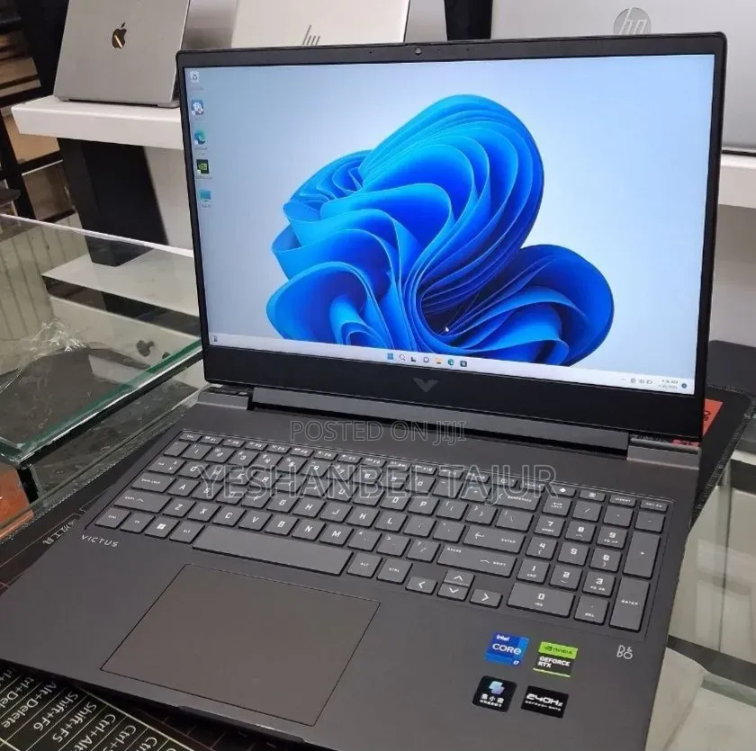 New Laptop HP Victus 15 16GB Intel Core i7 SSD 1T