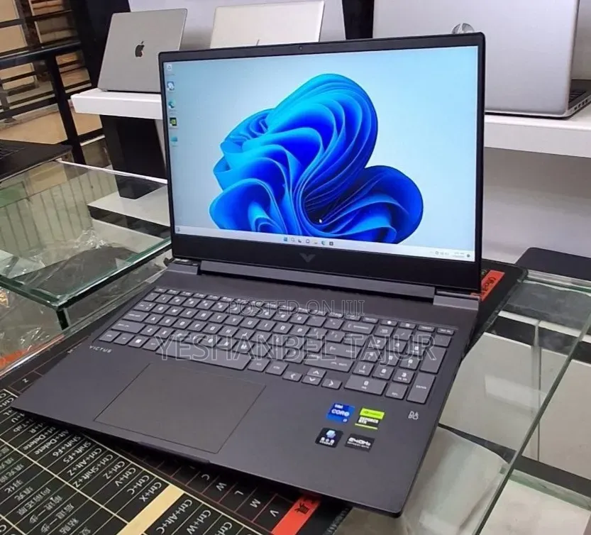 New Laptop HP Victus 15 16GB Intel Core i7 SSD 1T
