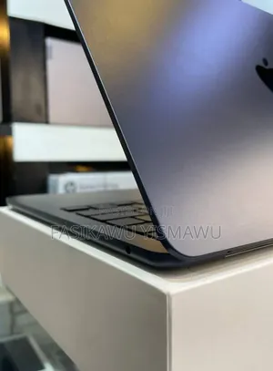 New Laptop Apple MacBook Air 16GB Apple M4 SSD 512GB