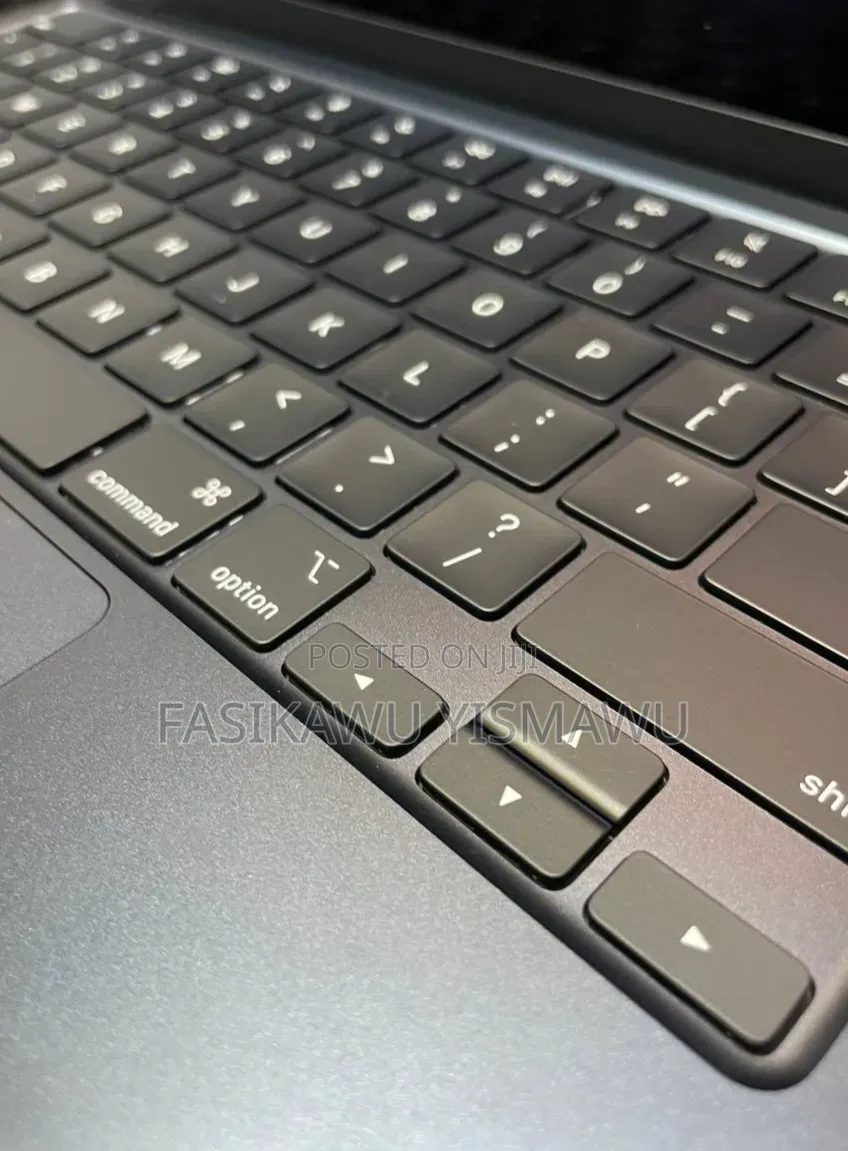 New Laptop Apple MacBook Air 16GB Apple M4 SSD 512GB