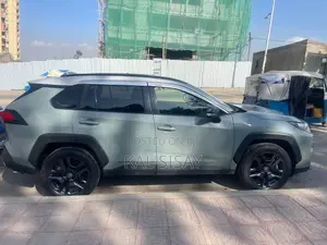 Toyota RAV4 2023 Green