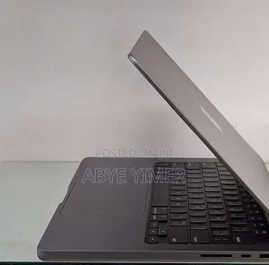 New Laptop Apple MacBook Pro M1 16GB Apple M1 Pro SSD 512GB