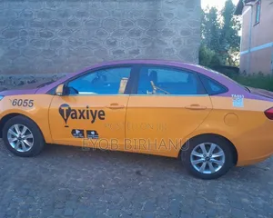 JAC J4 2020 Orange