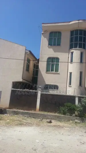 Furnished 5bdrm Villa in የግለሰብ ቤት, Gullele for sale