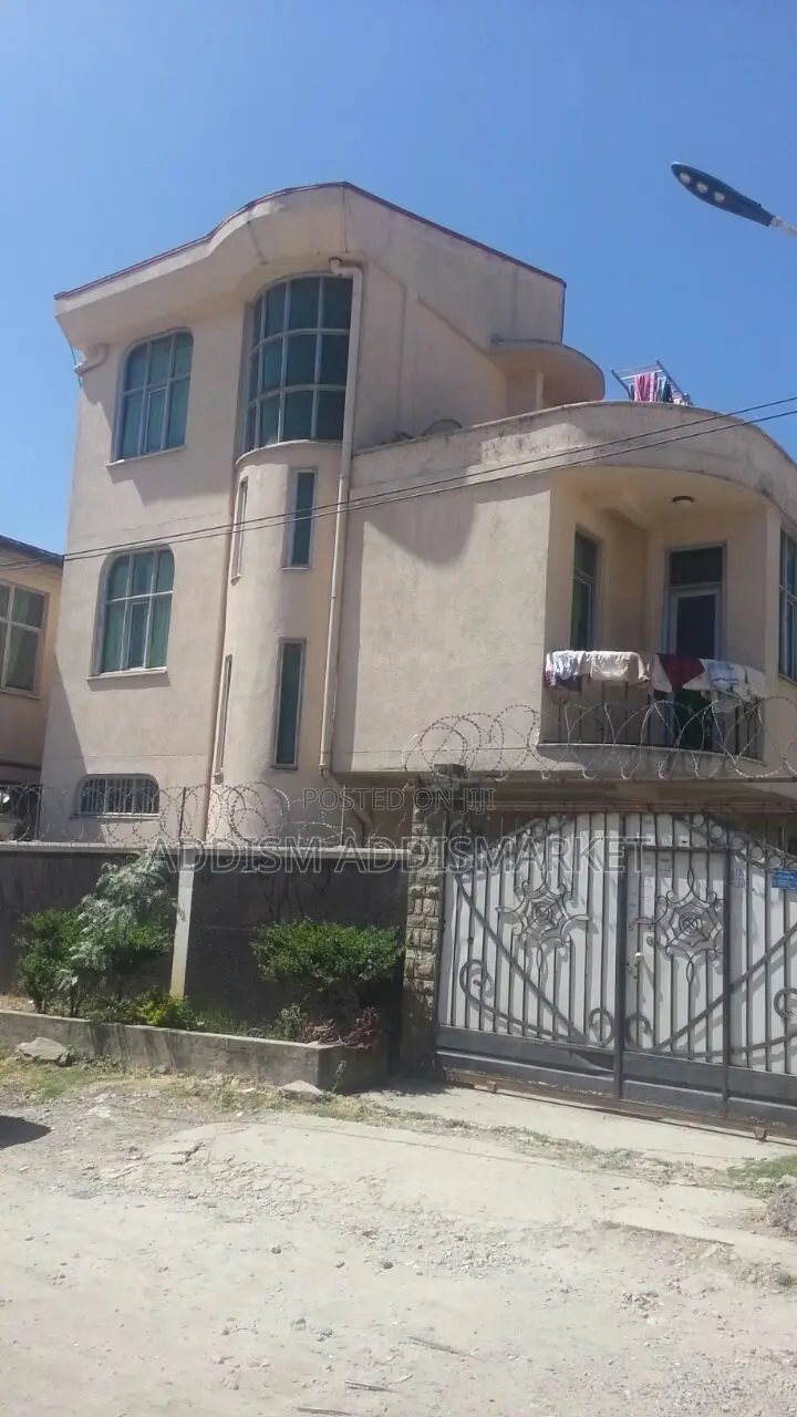 Furnished 5bdrm Villa in የግለሰብ ቤት, Gullele for sale