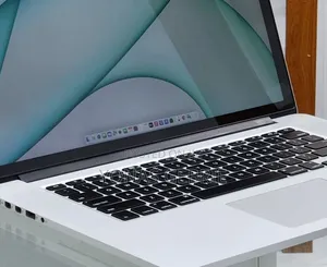New Laptop Apple MacBook 16GB Intel Core i7 SSD 512GB