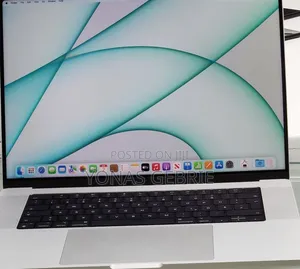 New Laptop Apple MacBook 16GB Intel Core i7 SSD 512GB