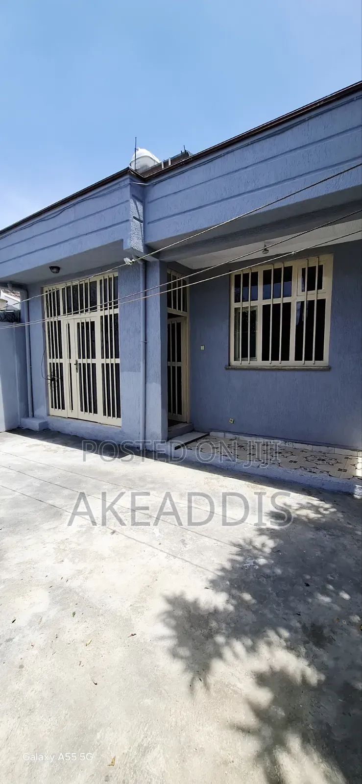 Furnished 3bdrm Villa in ሰሚት, Bole for sale