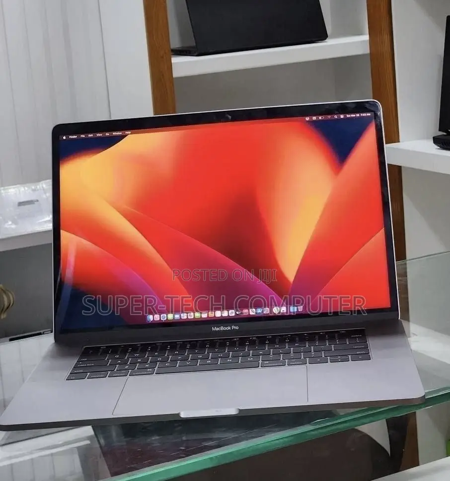 New Laptop Apple MacBook Pro 2017 16GB Intel Core i7 SSD 512GB