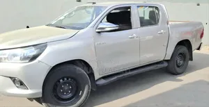 Toyota Hilux 2016 Silver