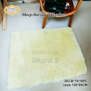 Fluffy Sheepskin-Style Carpet ፈር