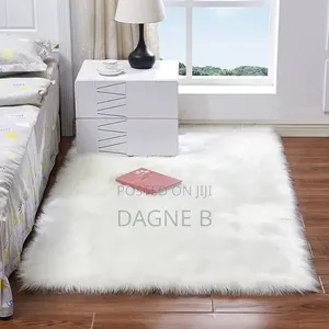 Fluffy Sheepskin-Style Carpet ፈር