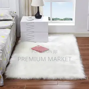 Fluffy Sheepskin-Style Carpet ፈር