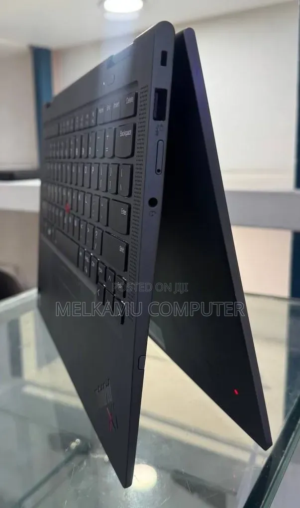 New Laptop Lenovo ThinkPad X1 Yoga 16GB Intel Core i7 SSD 512GB
