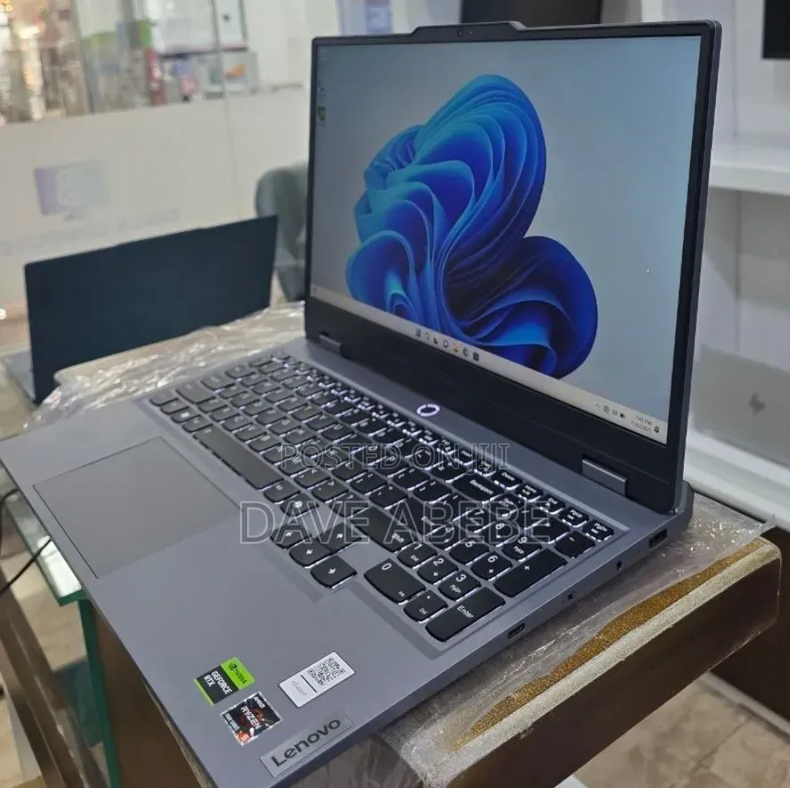 New Laptop Lenovo LOQ 15AHP10 16GB AMD Ryzen 5 SSD 512GB