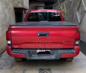 Toyota Tacoma 2018 Red