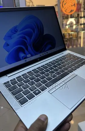 New Laptop HP EliteBook 840 G8 16GB Intel Core i5 SSD 256GB