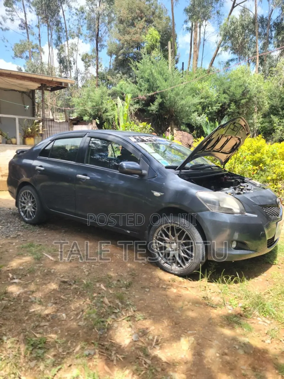 Toyota Yaris Base Sedan 4dr 2010 Gray