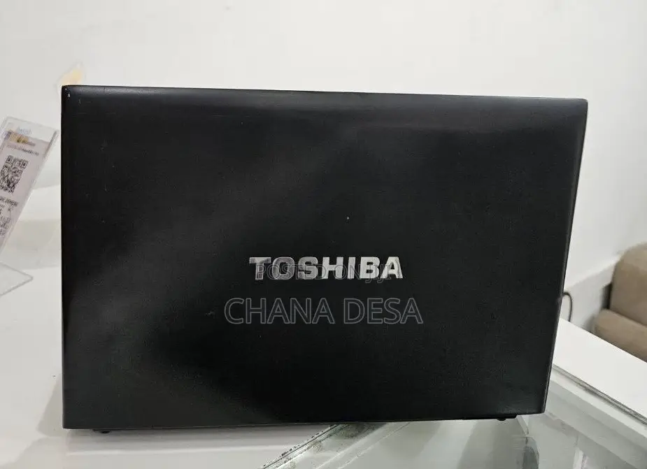 New Laptop Toshiba 4GB Intel Core i5 HDD 256GB