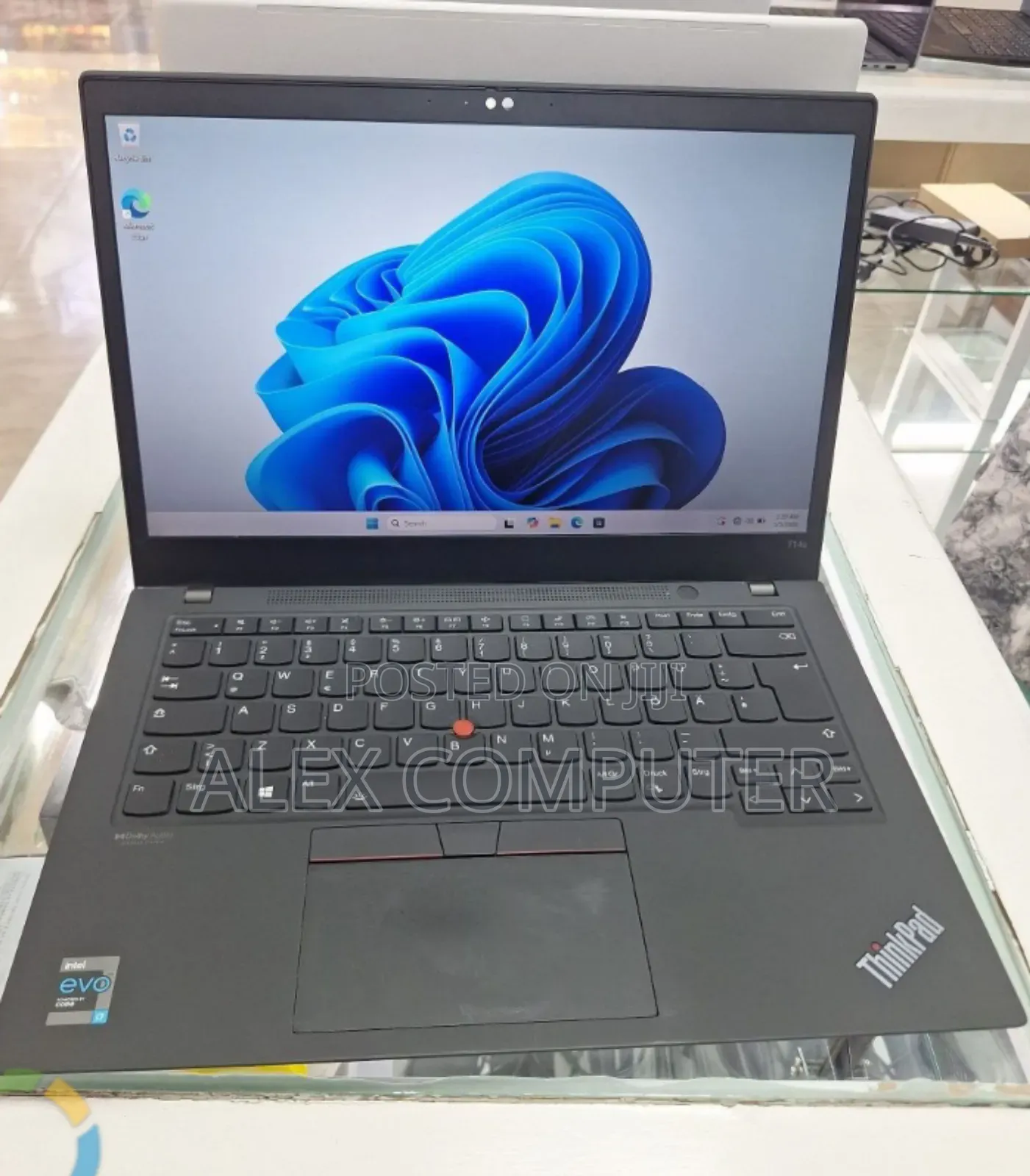 New Laptop Lenovo ThinkPad T14s Gen 2 16GB Intel Core i7 SSD 512GB