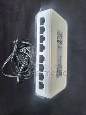 D-Link Des-1008c 8-Port Desktop Switch