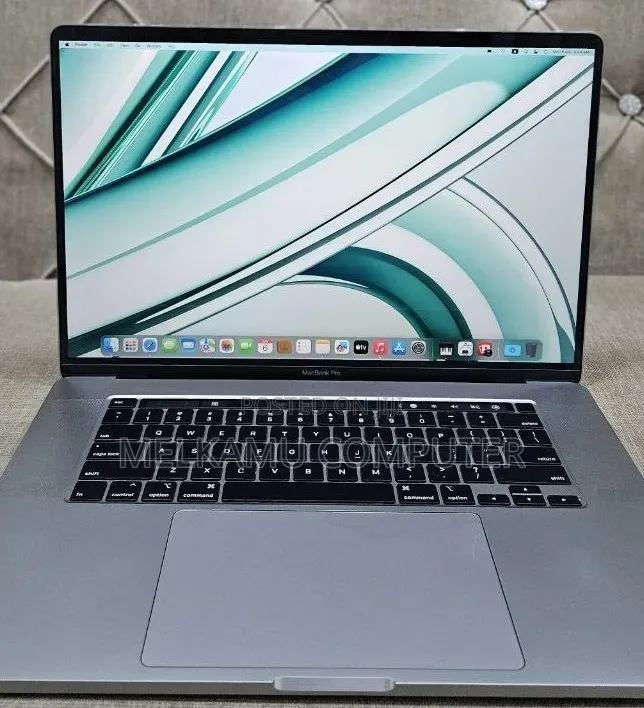 New Laptop Apple MacBook Pro 2019 4GB Intel Core i9 SSD 1T