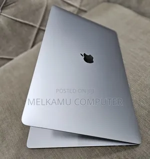 New Laptop Apple MacBook Pro 2019 4GB Intel Core i9 SSD 1T