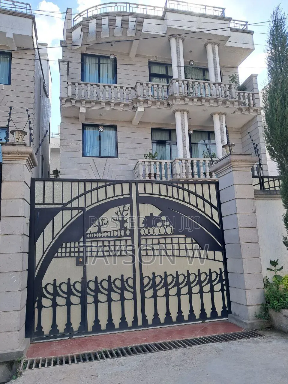 7bdrm House in Addis Ababa Wesen, Bole for sale