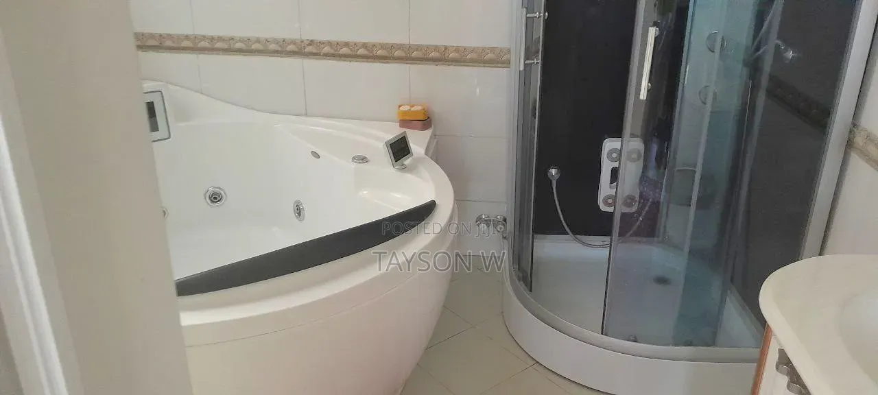 7bdrm House in Addis Ababa Wesen, Bole for sale