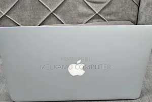 New Laptop Apple MacBook Pro 2015 8GB Intel Core i7 SSD 256GB