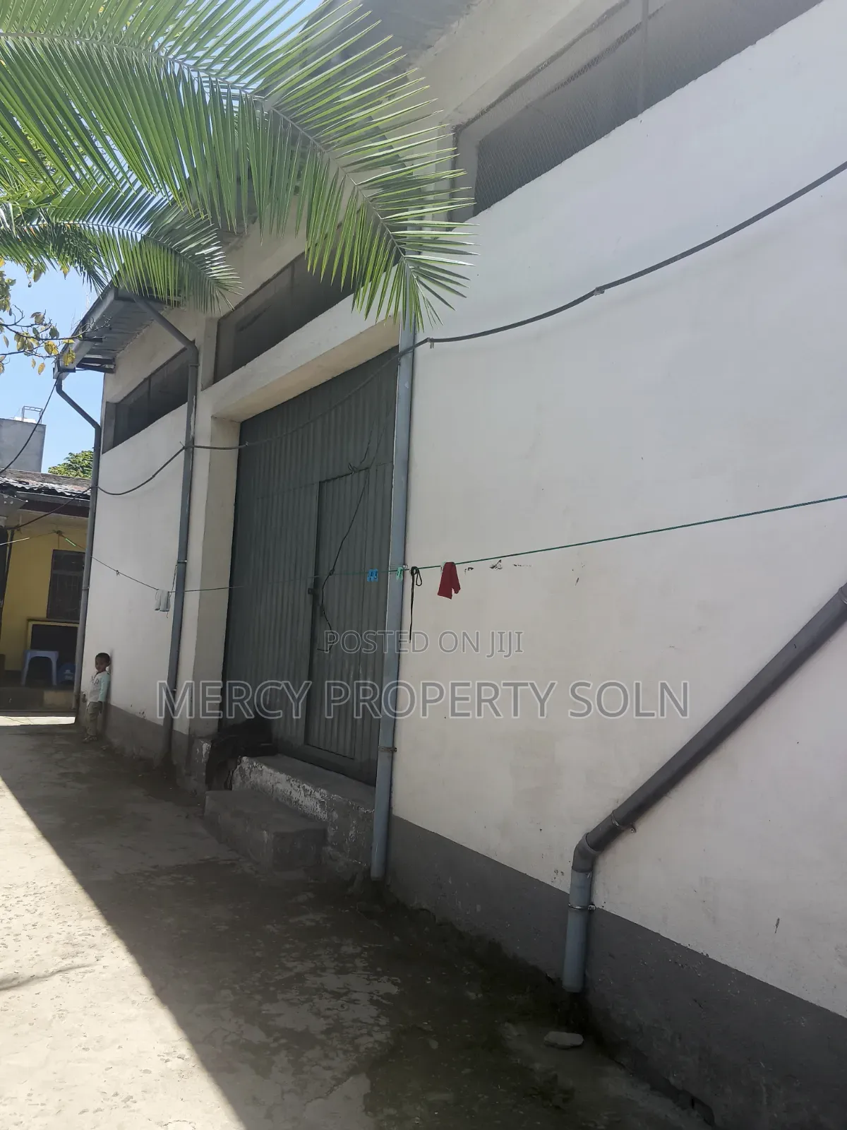 Warehouse for Rent Megenagna Bole Area የሚከራይ መጋዘን መገናኛ አከባቢ