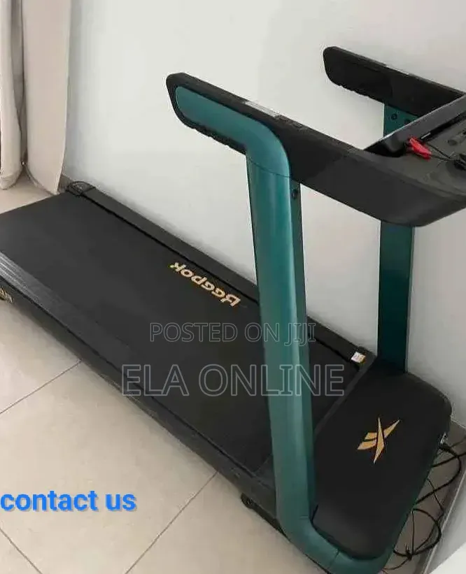 አዲስ የቤት ውስጥ ሩጫ ማሽን Reebok ትሬድሚል