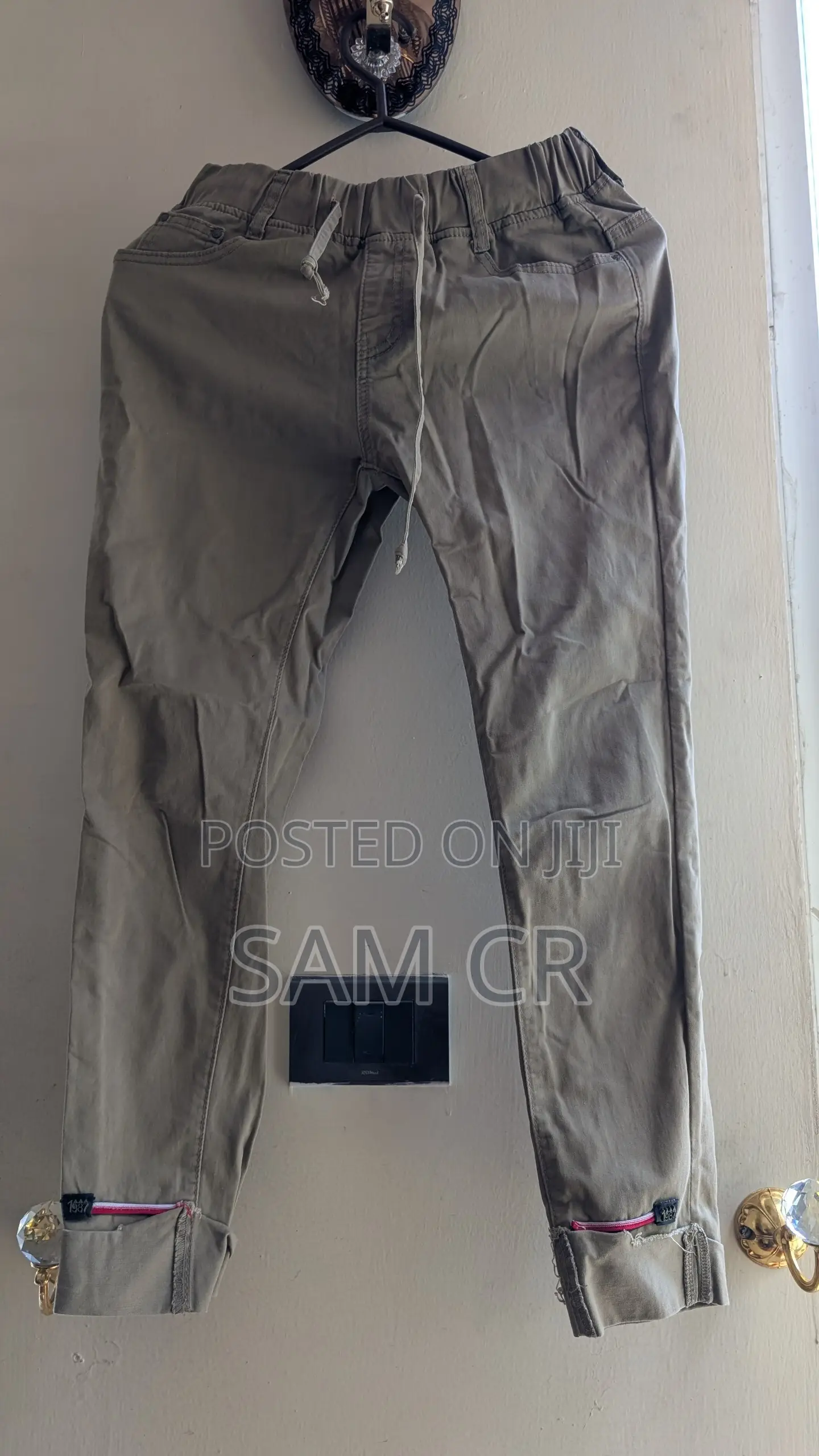 C N Cargo Pants – Relaxed Everyday Fit