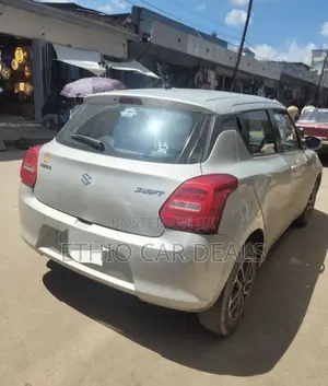 Suzuki Swift 2022 Silver