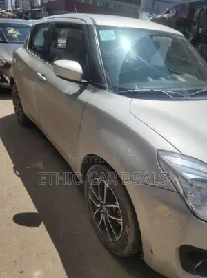 Suzuki Swift 2022 Silver