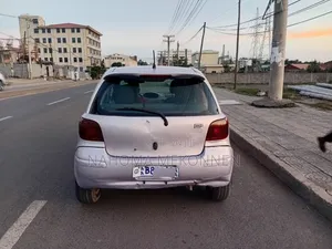 Toyota Vitz 2004 Pink