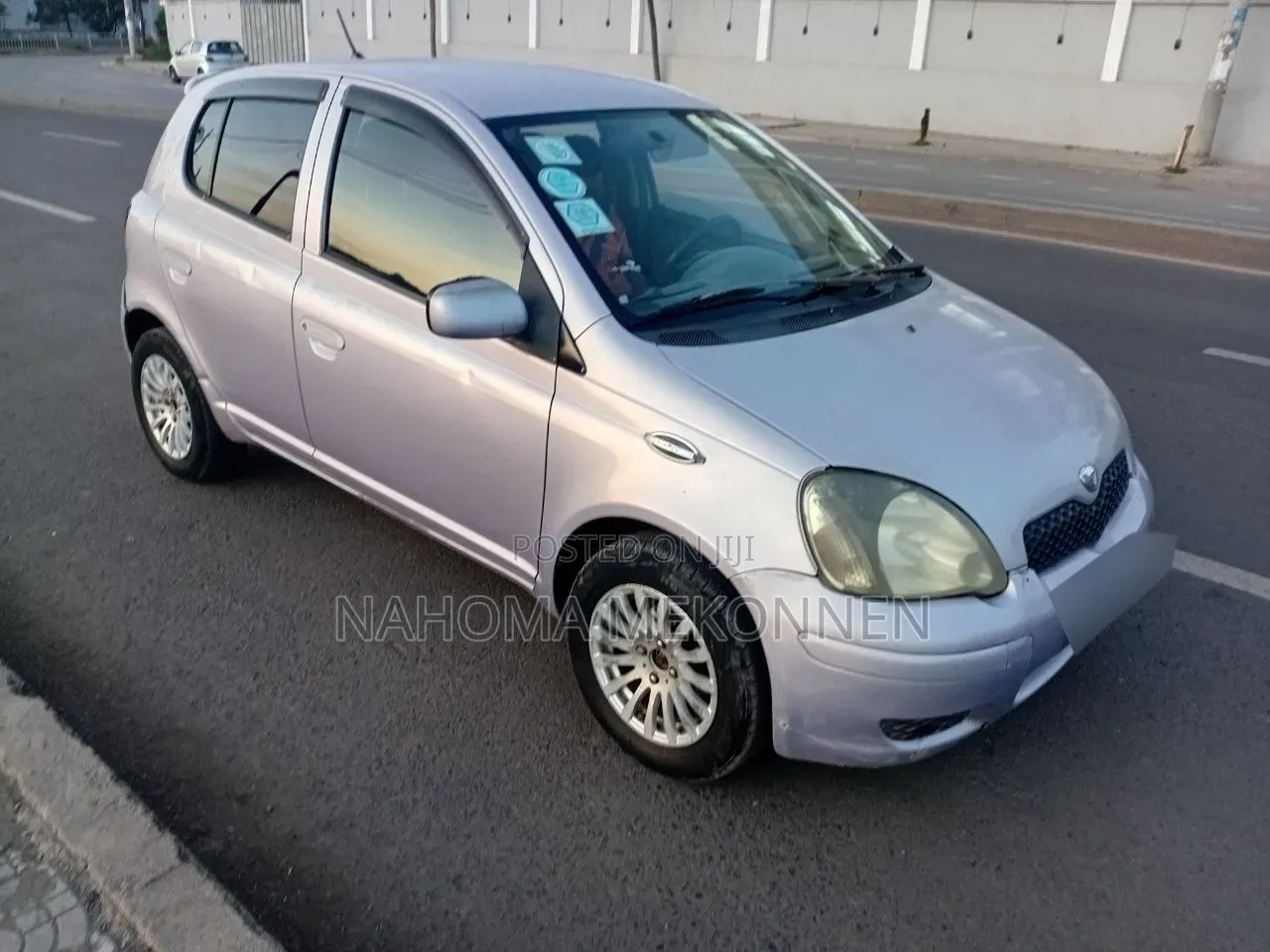 Toyota Vitz 2004 Pink