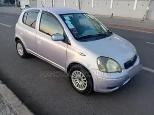 Toyota Vitz 2004 Pink