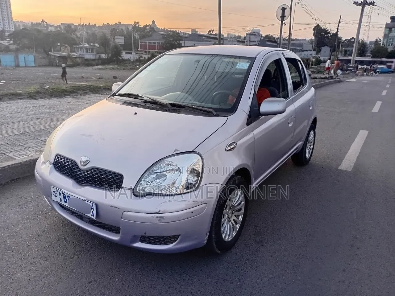 Toyota Vitz 2004 Pink