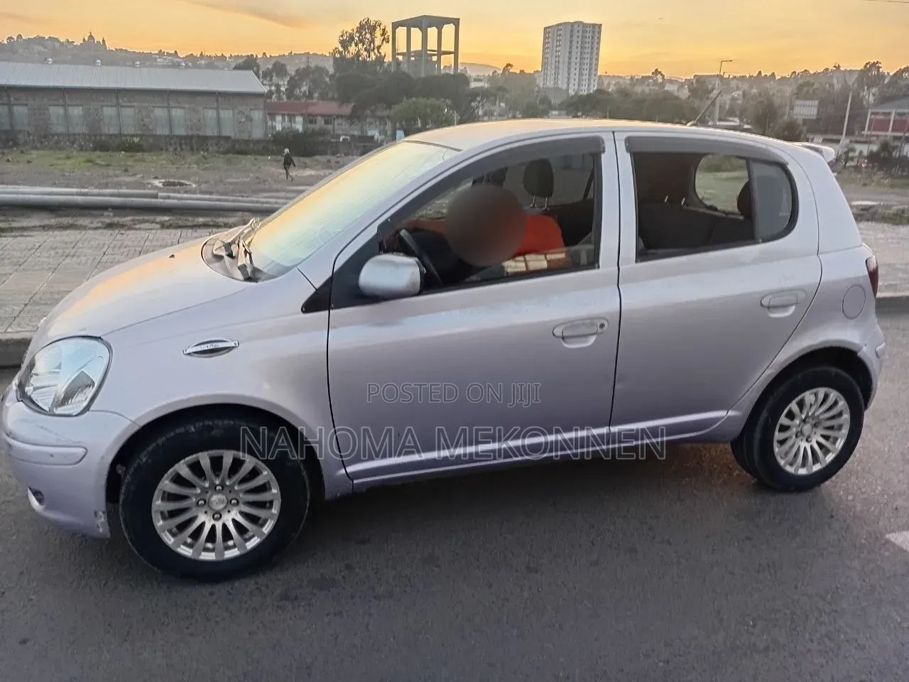 Toyota Vitz 2004 Pink
