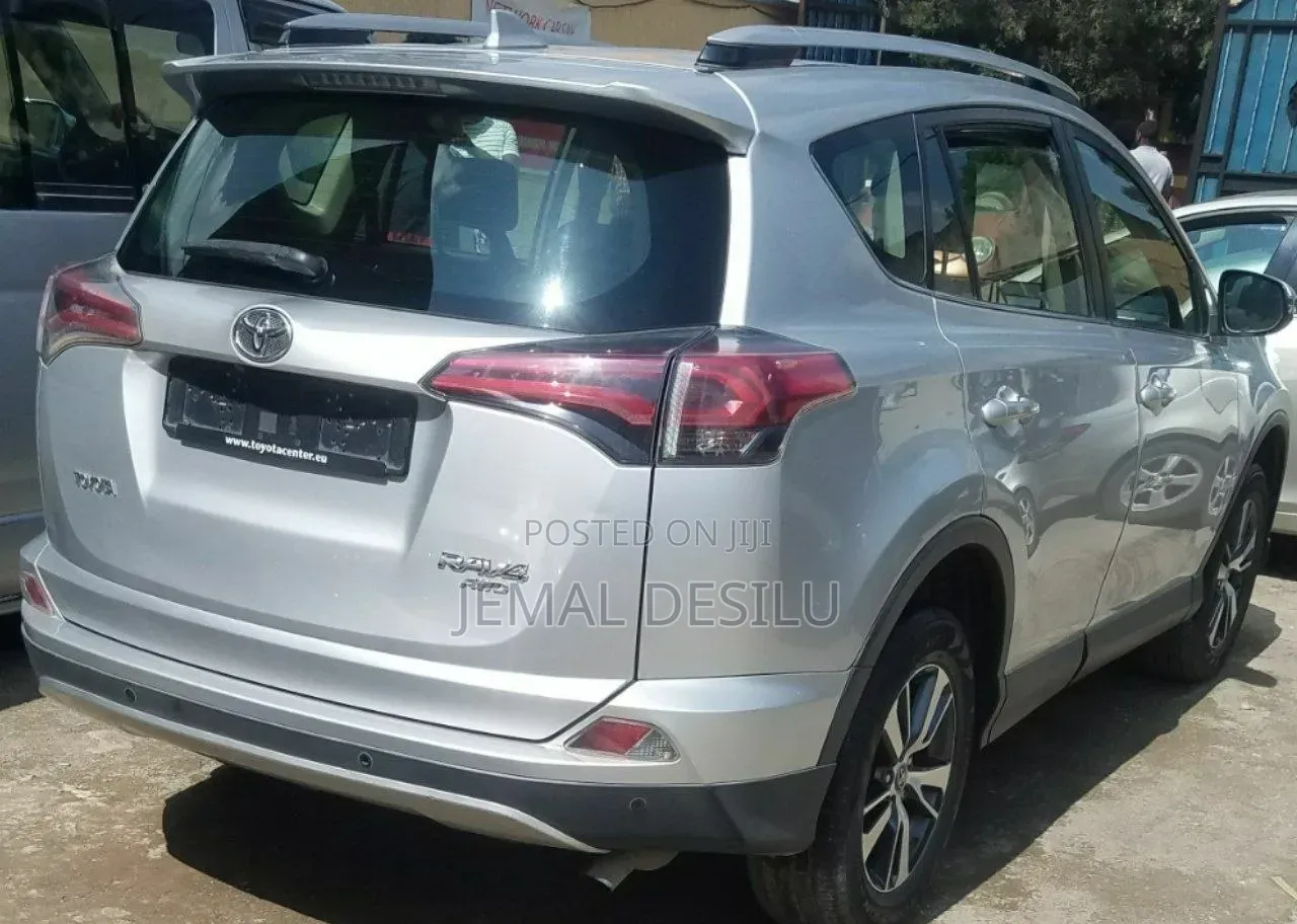 Toyota RAV4 2016 Silver