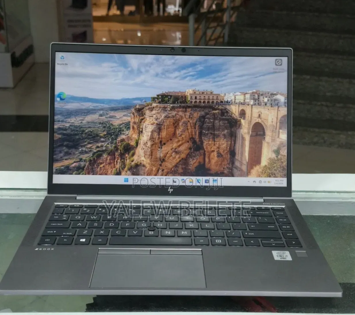 New Laptop HP ZBook Firefly 14 G7 16GB Intel Core i7 SSD 512GB