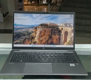 New Laptop HP ZBook Firefly 14 G7 16GB Intel Core i7 SSD 512GB